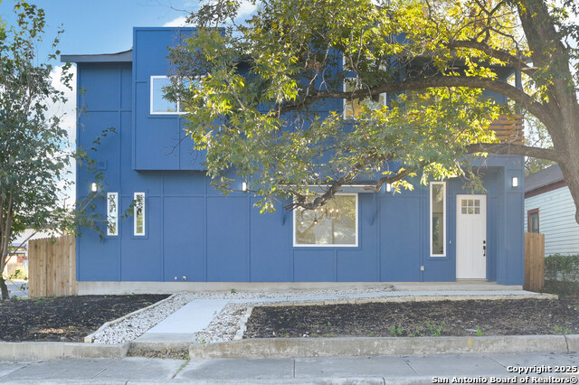 Image 2 of 25 For 1448 Montana