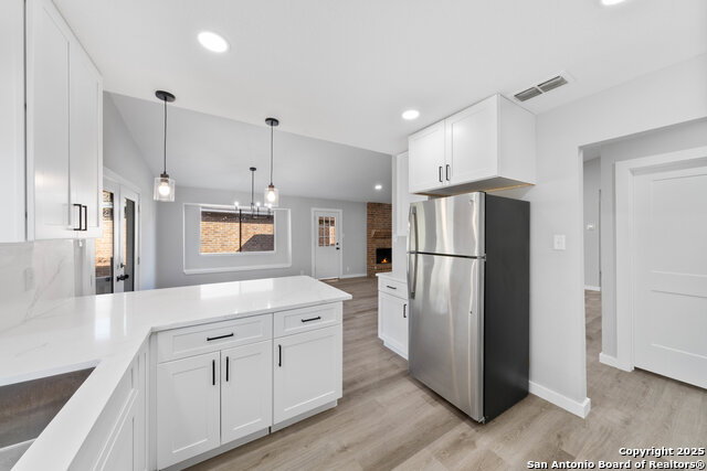 Image 13 of 37 For 109 Deerglen