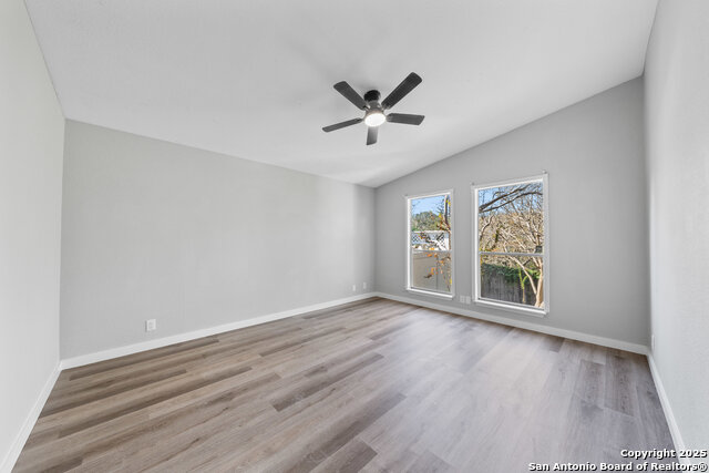 Image 17 of 37 For 109 Deerglen