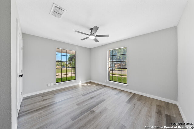 Image 28 of 37 For 109 Deerglen