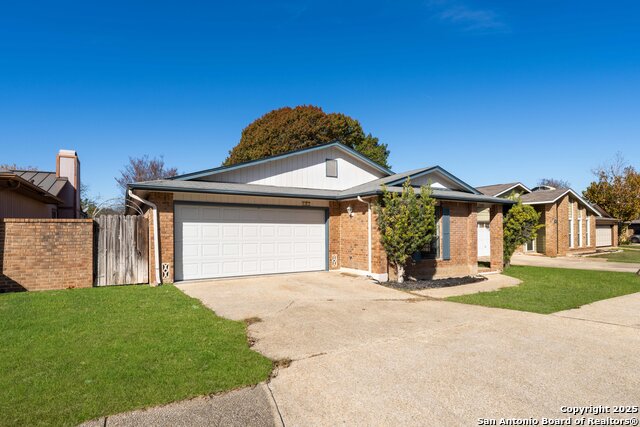 Image 3 of 37 For 109 Deerglen