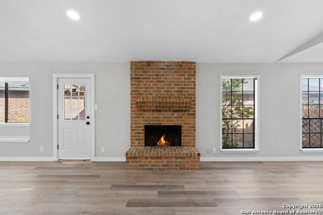 Image 6 of 37 For 109 Deerglen