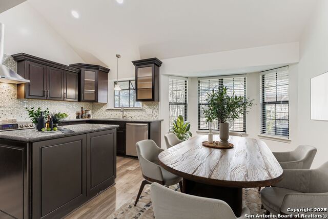 Image 4 of 17 For 1406 Branchwood