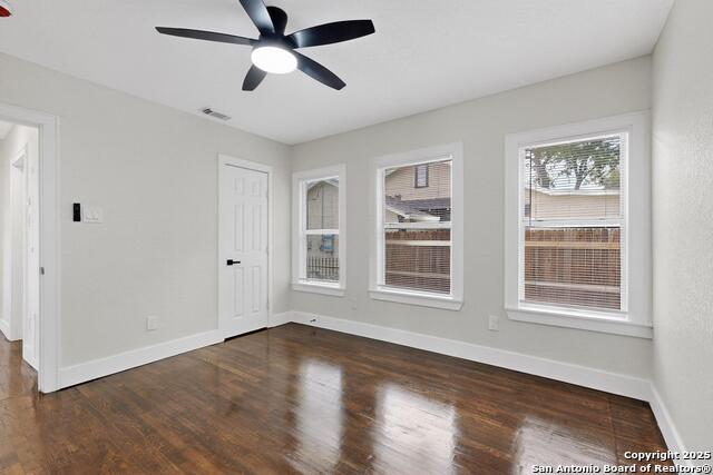 Image 17 of 48 For 1334 Theo Ave W