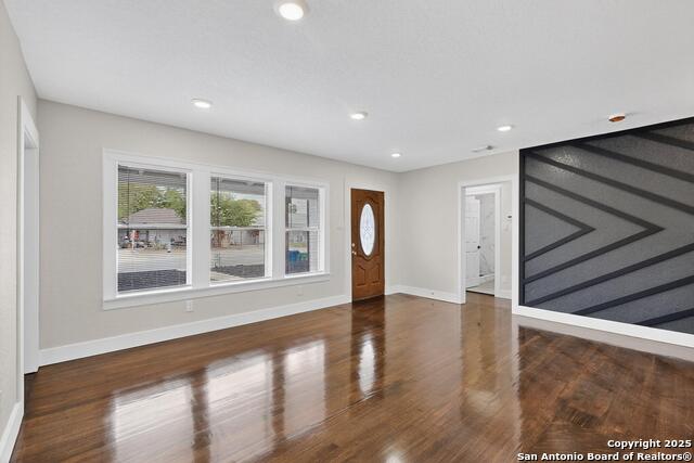 Image 4 of 48 For 1334 Theo Ave W