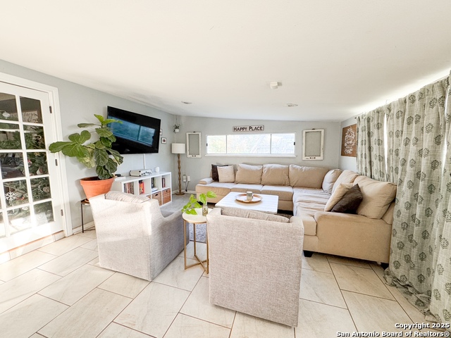 Image 17 of 31 For 346 Haverford Dr.