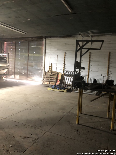 Image 13 of 40 For 300 W. Sinton