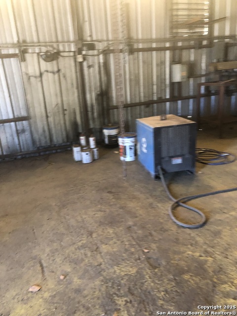 Image 33 of 40 For 300 W. Sinton