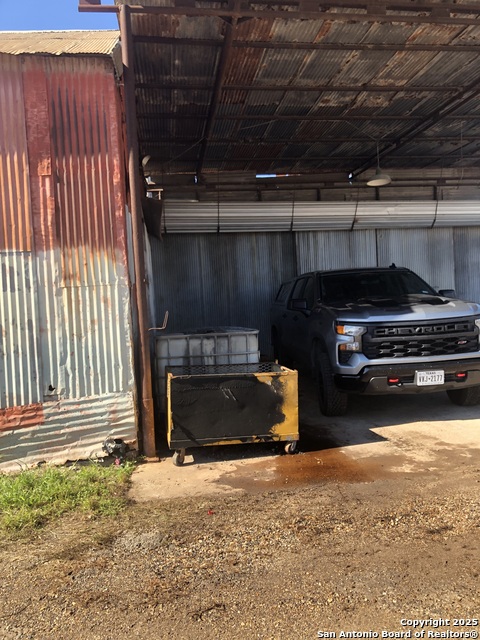 Image 5 of 40 For 300 W. Sinton