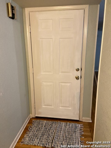 Listing photo id 0 for 423 Timberlane