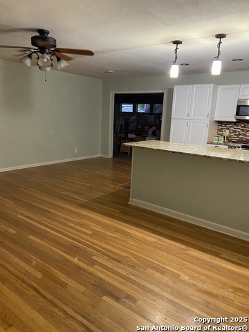 Listing photo id 1 for 423 Timberlane