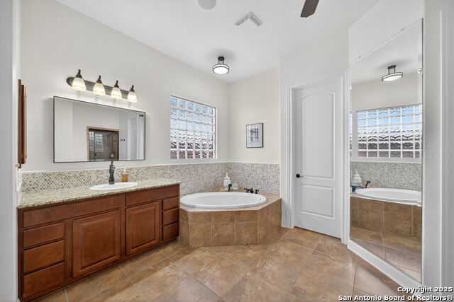 Image 19 of 32 For 18627 Canoe Brk