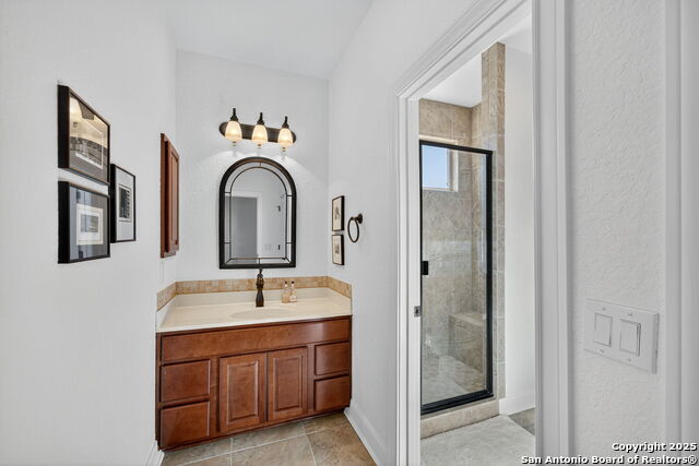 Image 27 of 32 For 18627 Canoe Brk