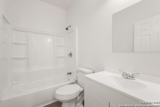 Image 12 of 18 For 8719 Wurzbach 102