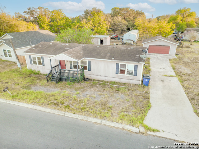 Details for 808 Uvalde St, Pleasanton, TX 78064