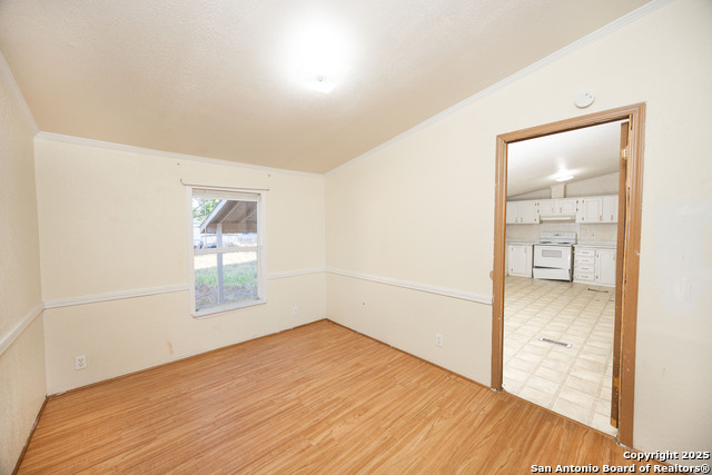 Image 10 of 25 For 808 Uvalde St