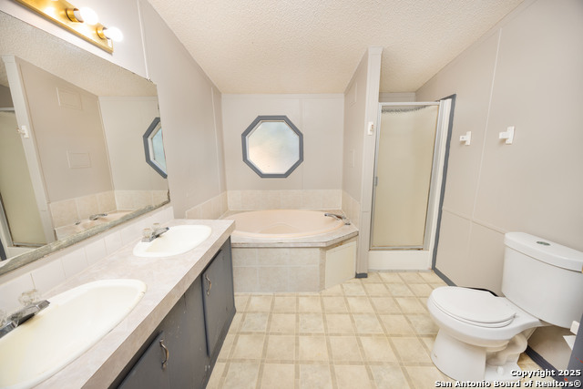 Image 13 of 25 For 808 Uvalde St