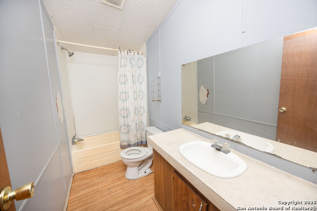 Image 14 of 25 For 808 Uvalde St