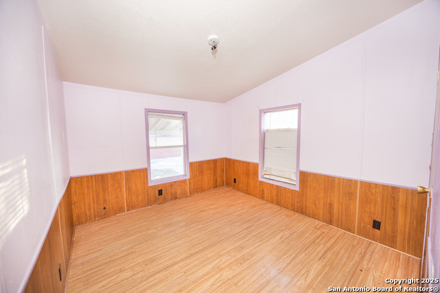 Image 16 of 25 For 808 Uvalde St