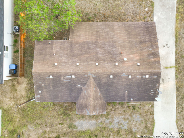 Image 22 of 25 For 808 Uvalde St