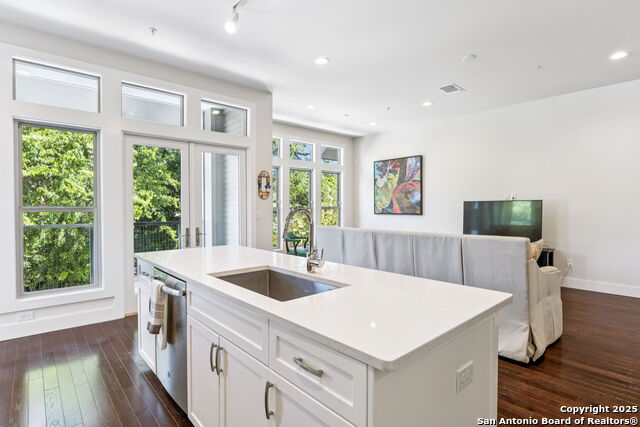 Image 14 of 31 For 135 Cedar Street 105