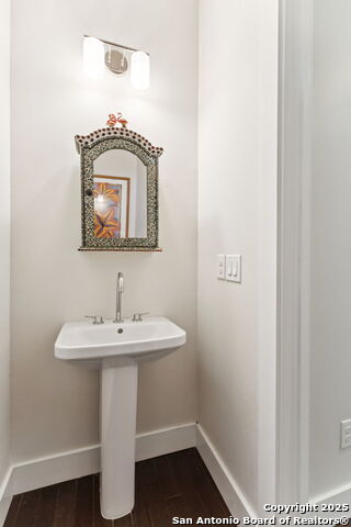 Image 19 of 31 For 135 Cedar Street 105