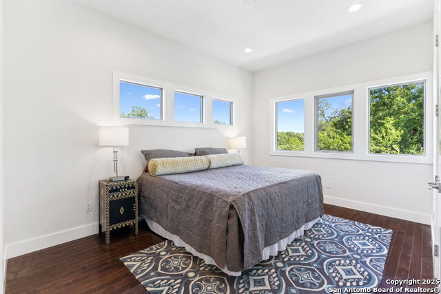 Image 20 of 31 For 135 Cedar Street 105