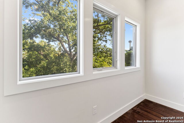 Image 27 of 31 For 135 Cedar Street 105