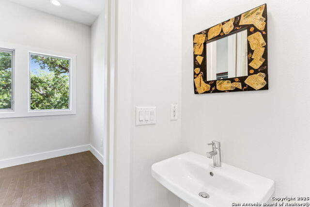 Image 28 of 31 For 135 Cedar Street 105