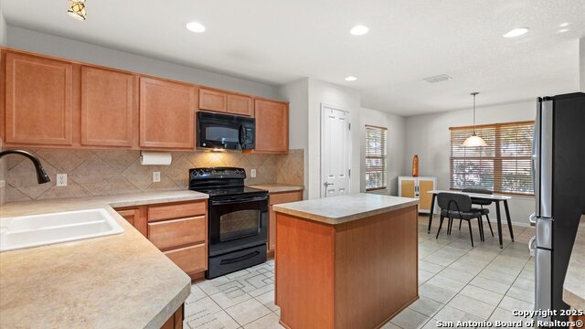 Image 7 of 28 For 600 Planters Pass