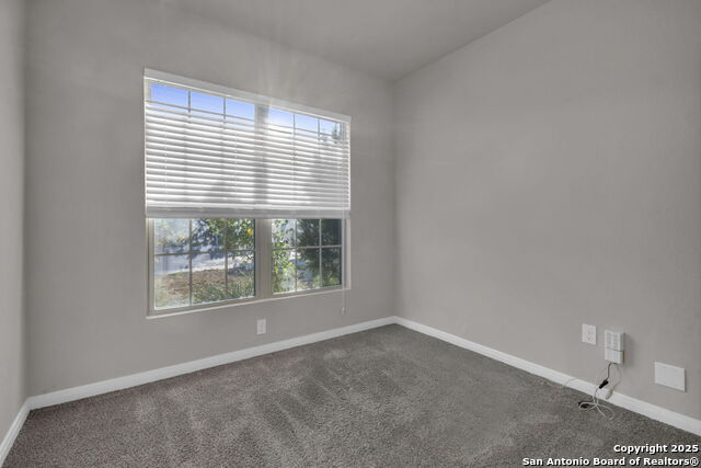 Listing photo id 14 for 10411 Francisco