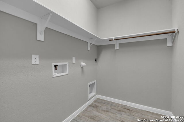 Listing photo id 19 for 10411 Francisco