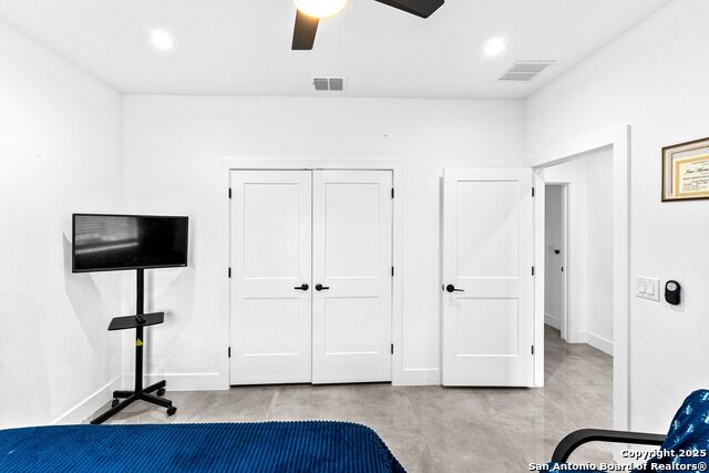 Listing photo id 20 for 7074 Newman Blvd