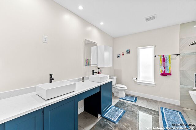 Listing photo id 25 for 7074 Newman Blvd