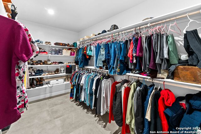 Listing photo id 29 for 7074 Newman Blvd