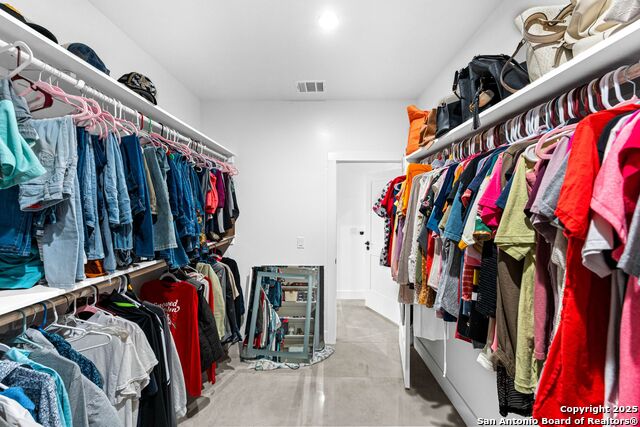 Listing photo id 30 for 7074 Newman Blvd