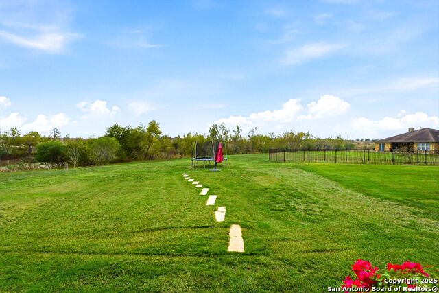 Listing photo id 35 for 7074 Newman Blvd