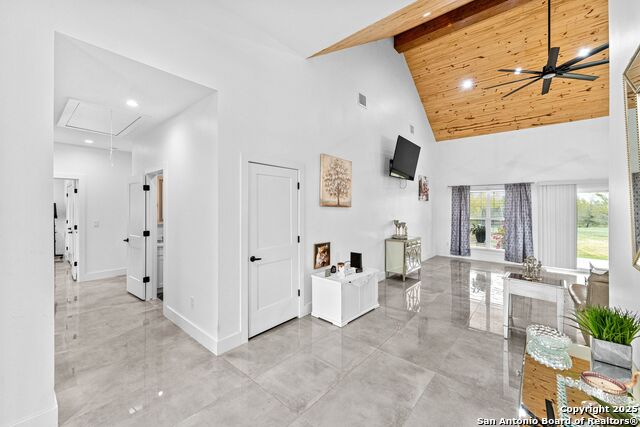 Listing photo id 5 for 7074 Newman Blvd