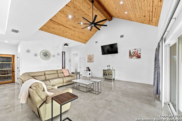 Listing photo id 6 for 7074 Newman Blvd