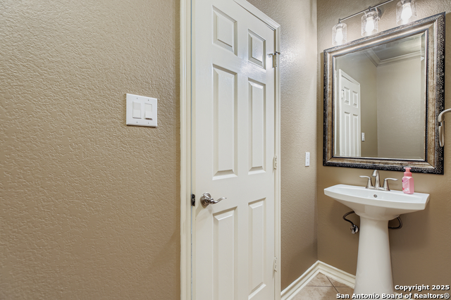 Image 14 of 43 For 23311 Oak Cliff