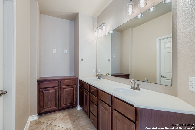 Image 17 of 43 For 23311 Oak Cliff