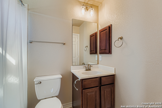 Image 20 of 43 For 23311 Oak Cliff
