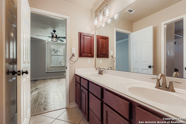 Image 23 of 43 For 23311 Oak Cliff