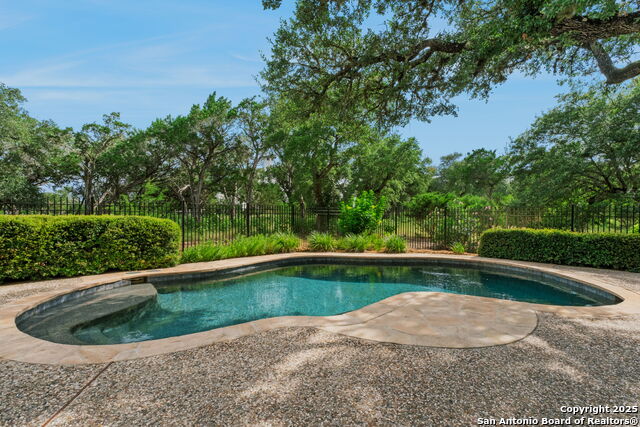 Image 3 of 55 For 162 Riverwood