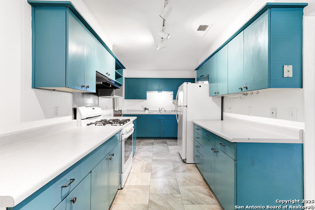 Image 2 of 32 For 232 Silver Sands