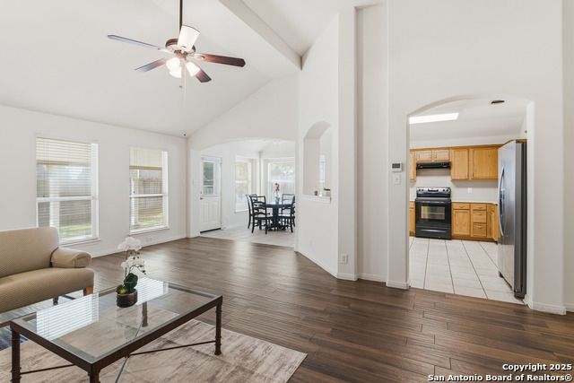 Listing photo id 9 for 2815 Wild Cherry