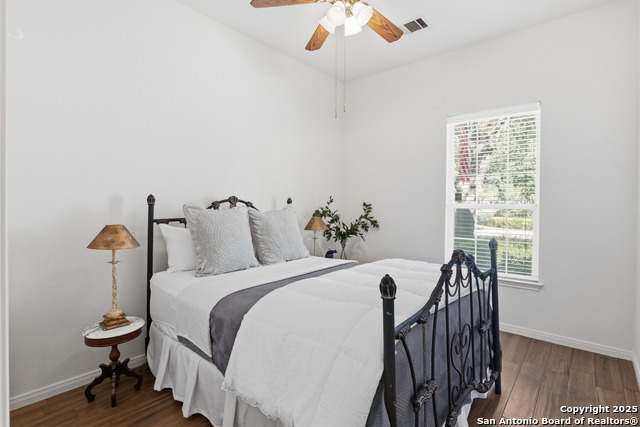 Listing photo id 17 for 2815 Wild Cherry