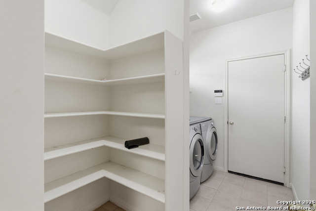 Listing photo id 22 for 2815 Wild Cherry