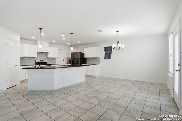 Image 11 of 33 For 11527 Arabette