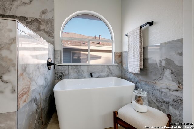 Image 21 of 32 For 8907 Imperial Cross